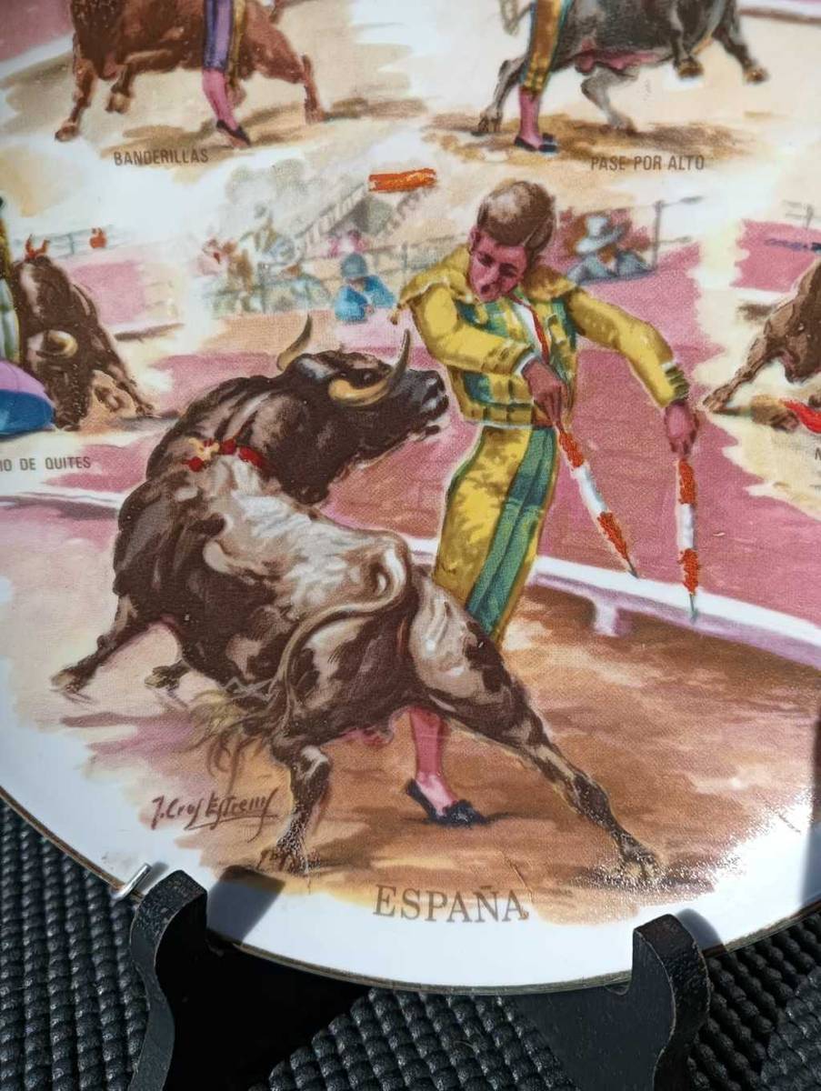 porcelain-ceramic-fiesta-de-toros-bullfight-souvenir-plate-signed